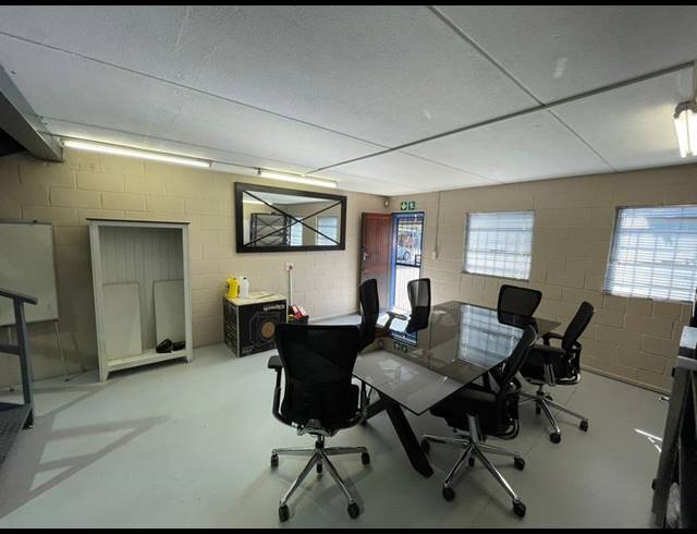 INDUSTRIAL PROPERTY TO RENT IN HENNOPSPARK